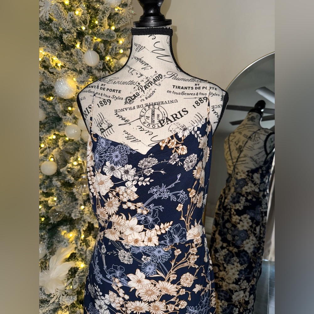Floral Backless Dress - Picture 2 of 3